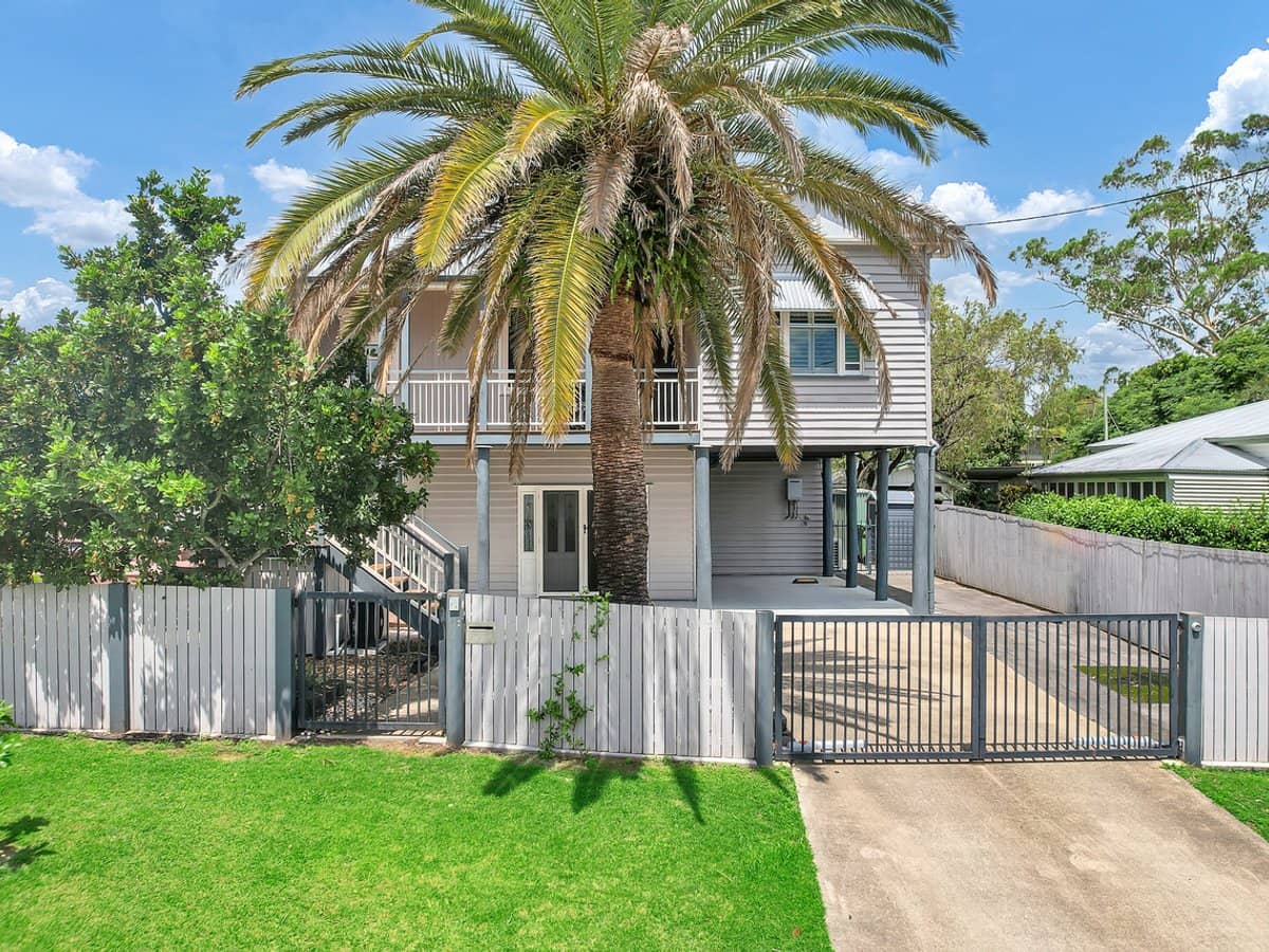 2 Queen Street, NEWTOWN - Thumbnail 2