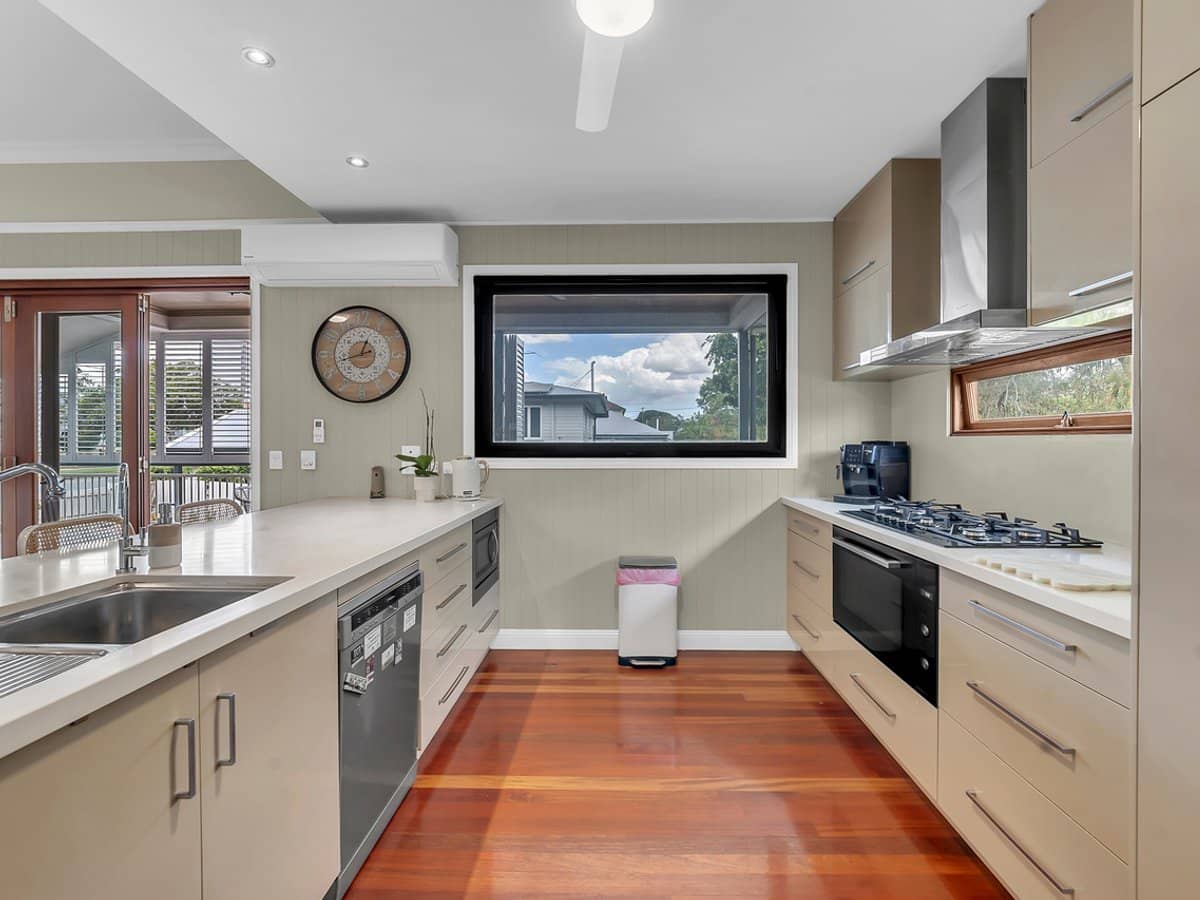 2 Queen Street, NEWTOWN - Thumbnail 7