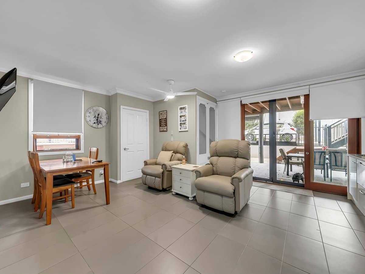 2 Queen Street, NEWTOWN - Thumbnail 18