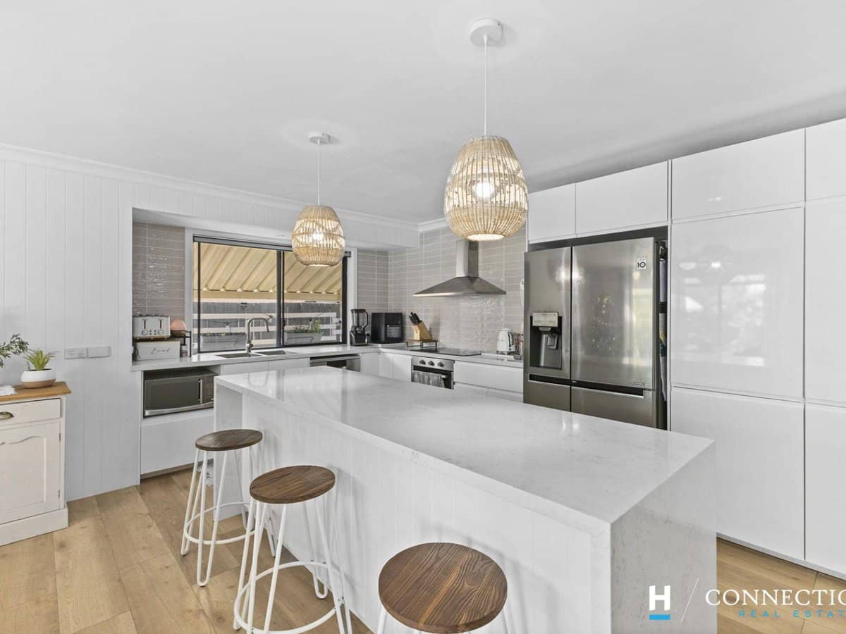 9 Bronze Court, GRIFFIN - Thumbnail 2