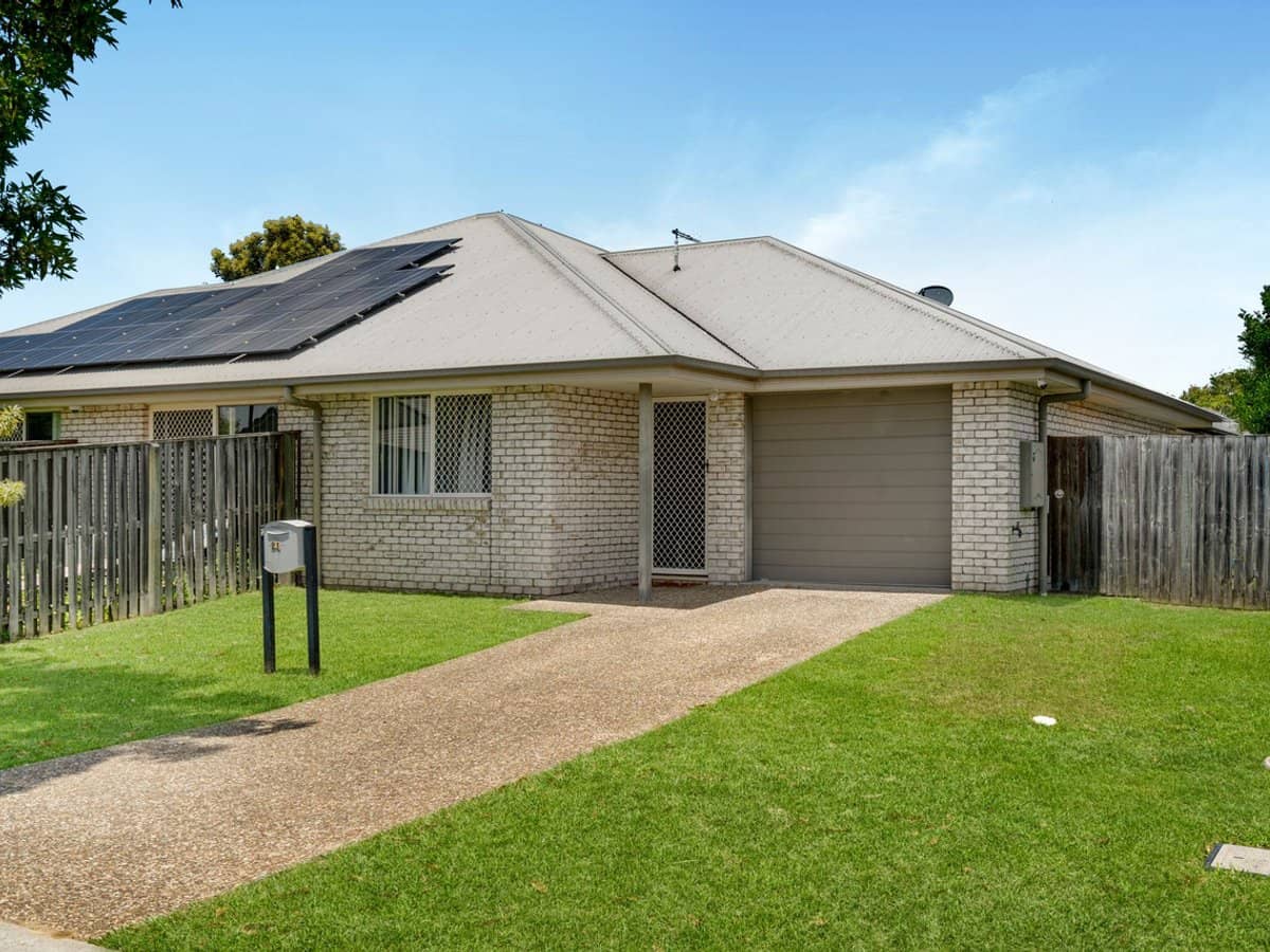 21 Baxter Crescent, CABOOLTURE - Thumbnail 1