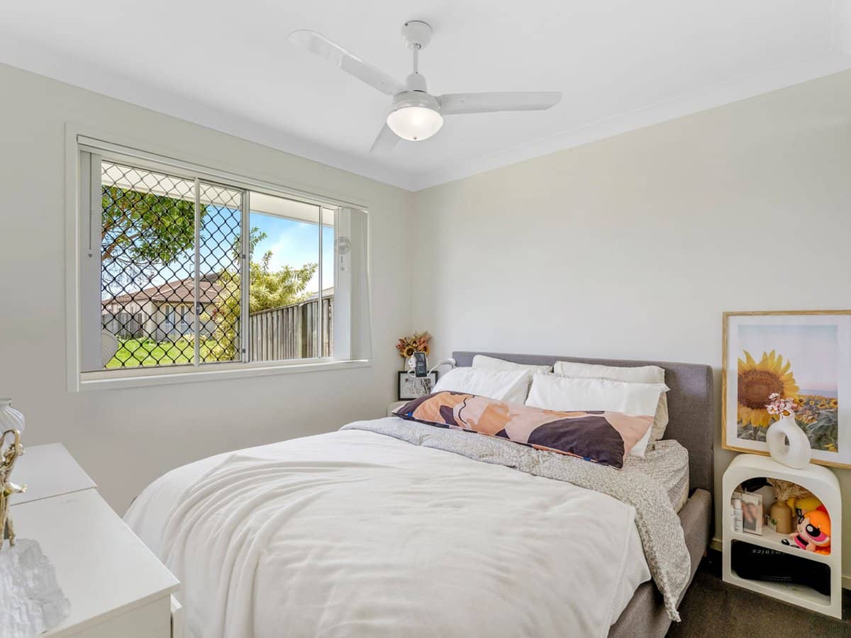 21 Baxter Crescent, CABOOLTURE - Thumbnail 2