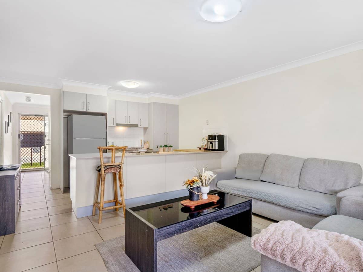 21 Baxter Crescent, CABOOLTURE - Thumbnail 3