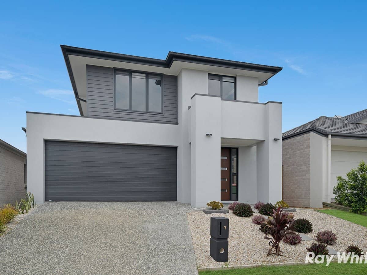 7 Fleming Street, LOGAN RESERVE - Thumbnail 1