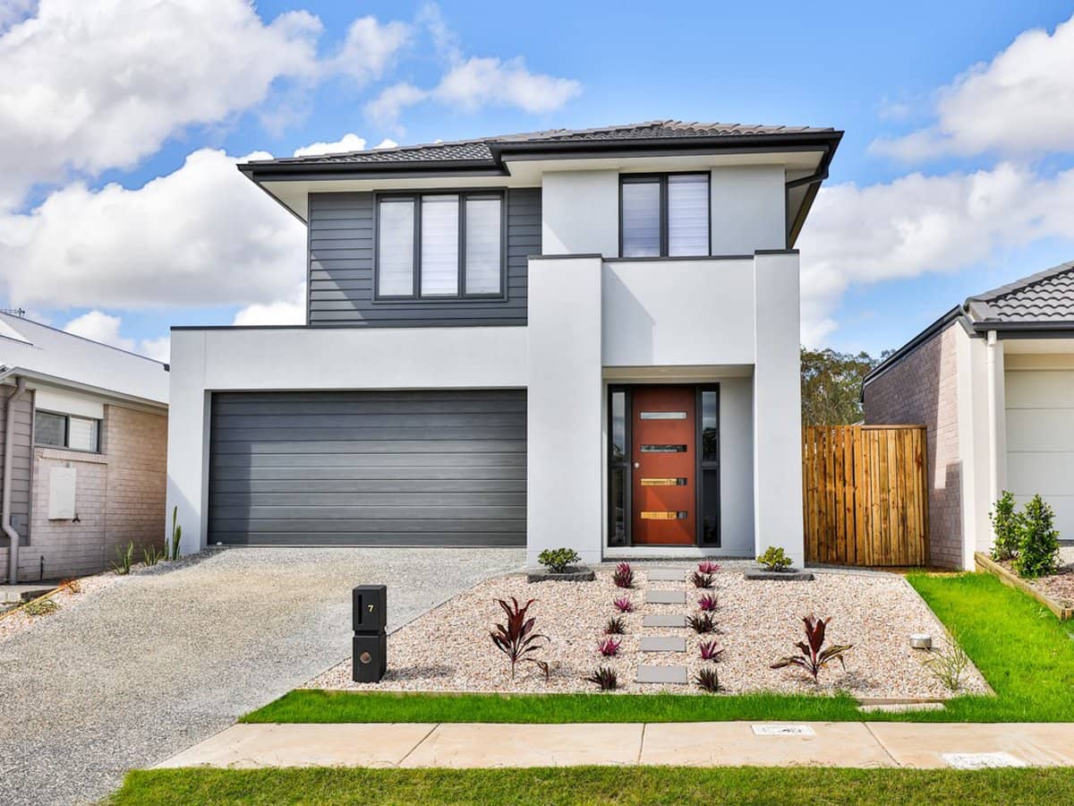 7 Fleming Street, LOGAN RESERVE - Thumbnail 2