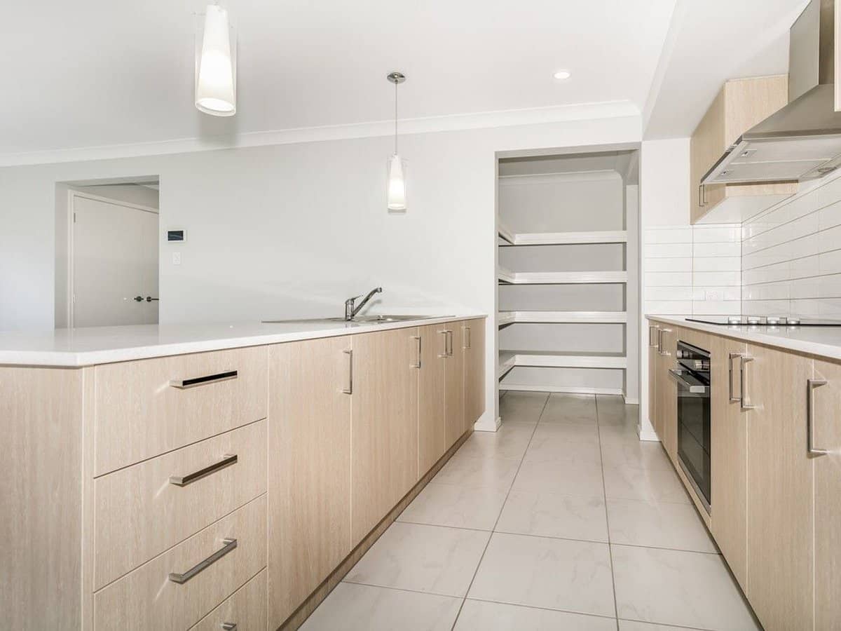 7 Fleming Street, LOGAN RESERVE - Thumbnail 6