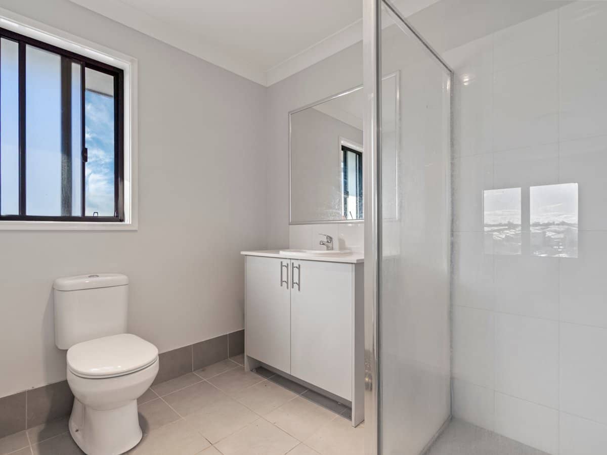 7 Fleming Street, LOGAN RESERVE - Thumbnail 16