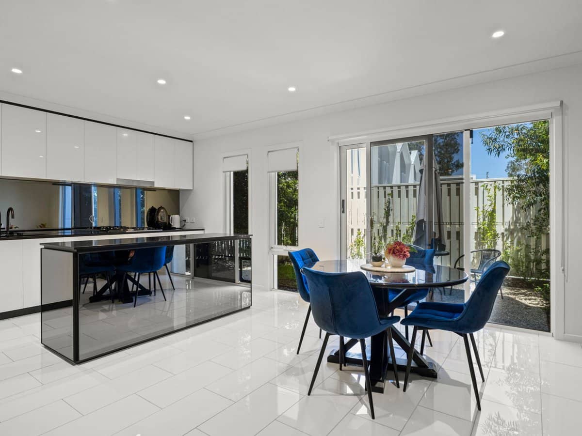 120 Bunya Road, EVERTON HILLS - Thumbnail 2