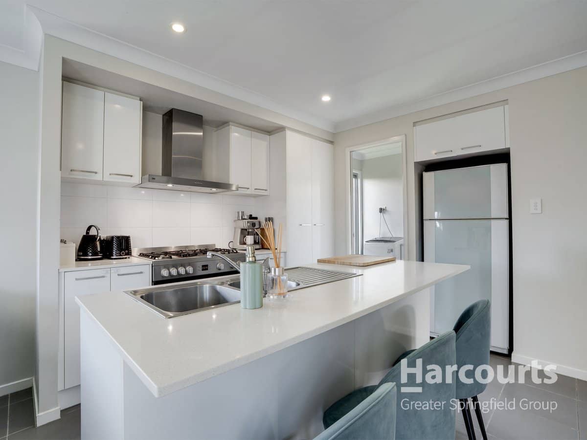 21 Archer Crescent, REDBANK PLAINS - Thumbnail 5