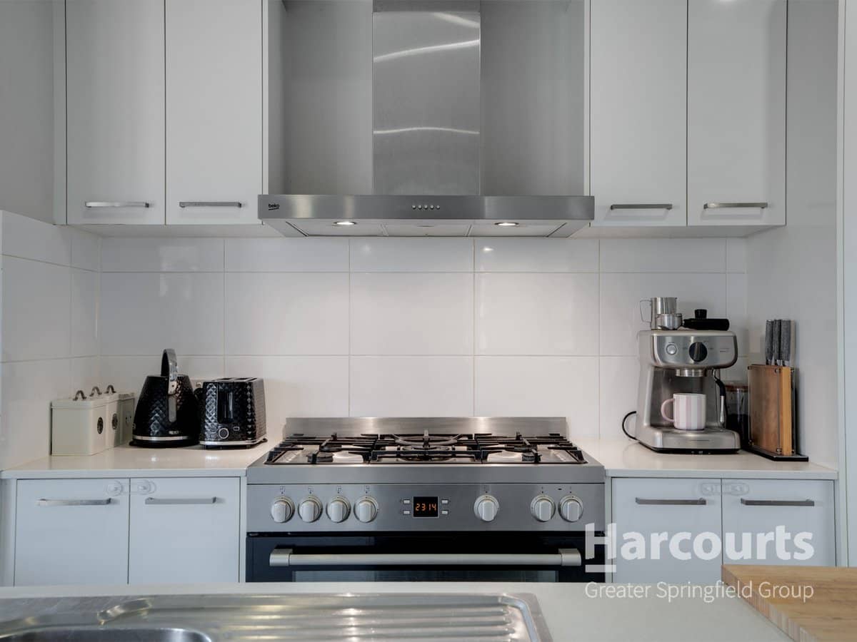 21 Archer Crescent, REDBANK PLAINS - Thumbnail 7