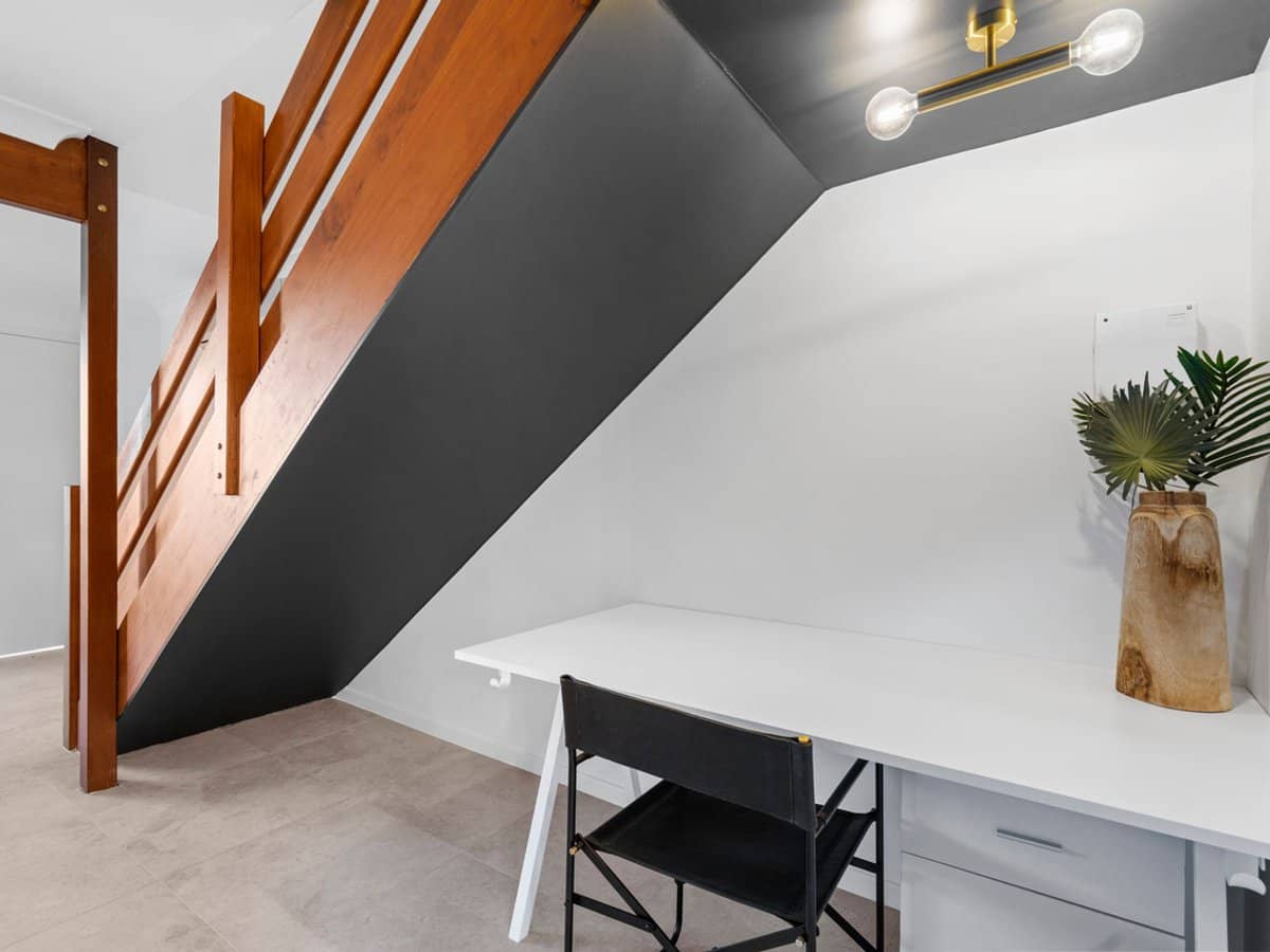 136 Smith Road, WOODRIDGE - Thumbnail 2