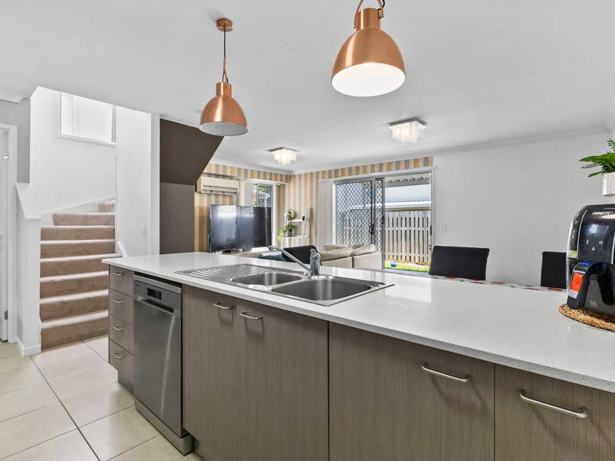 115 Todds Road, LAWNTON - Thumbnail 2