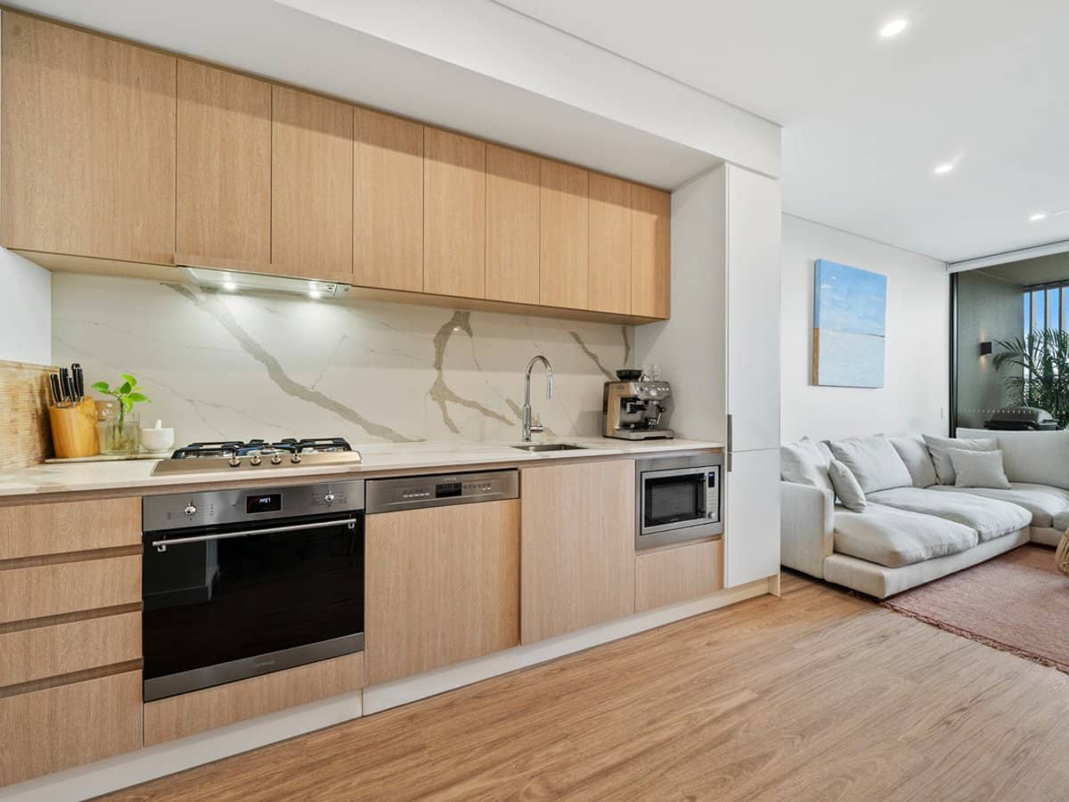 61 St Leger Way, ASCOT - Thumbnail 2