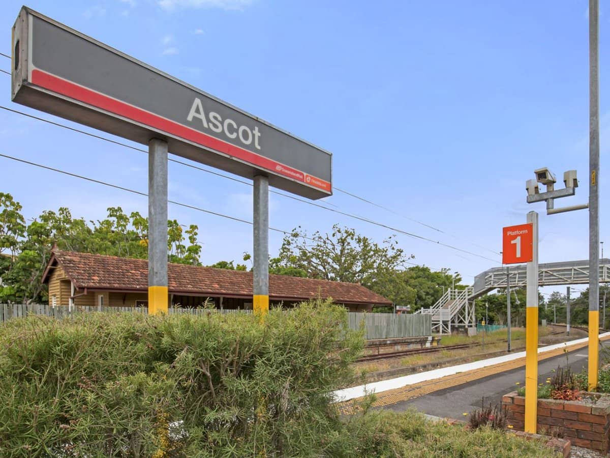 61 St Leger Way, ASCOT - Thumbnail 10