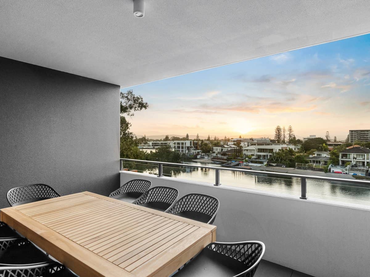 18 Remembrance Drive, SURFERS PARADISE - Thumbnail 4