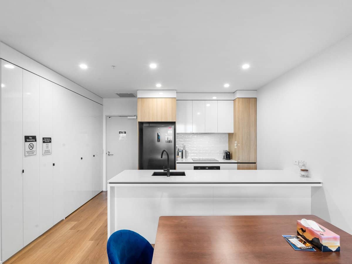 18 Remembrance Drive, SURFERS PARADISE - Thumbnail 8