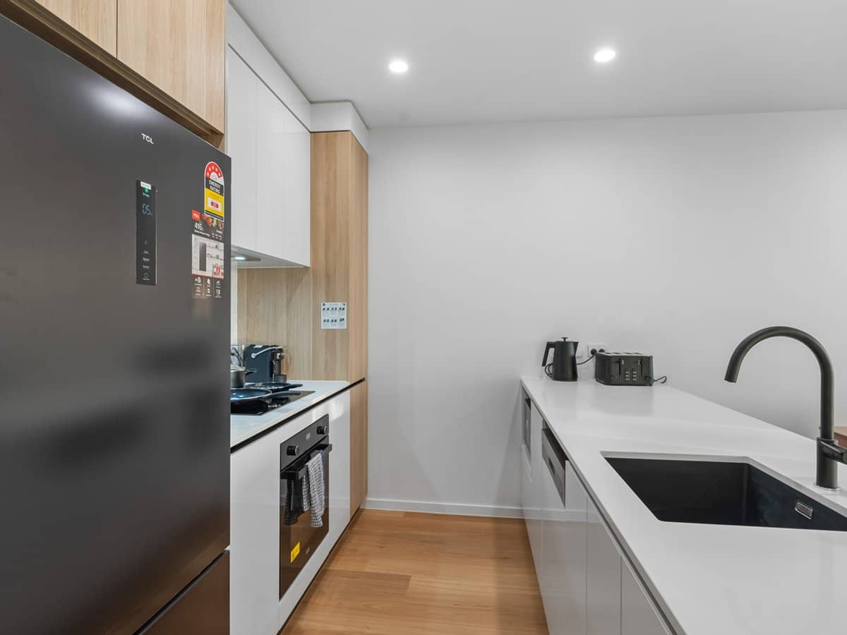 18 Remembrance Drive, SURFERS PARADISE - Thumbnail 10