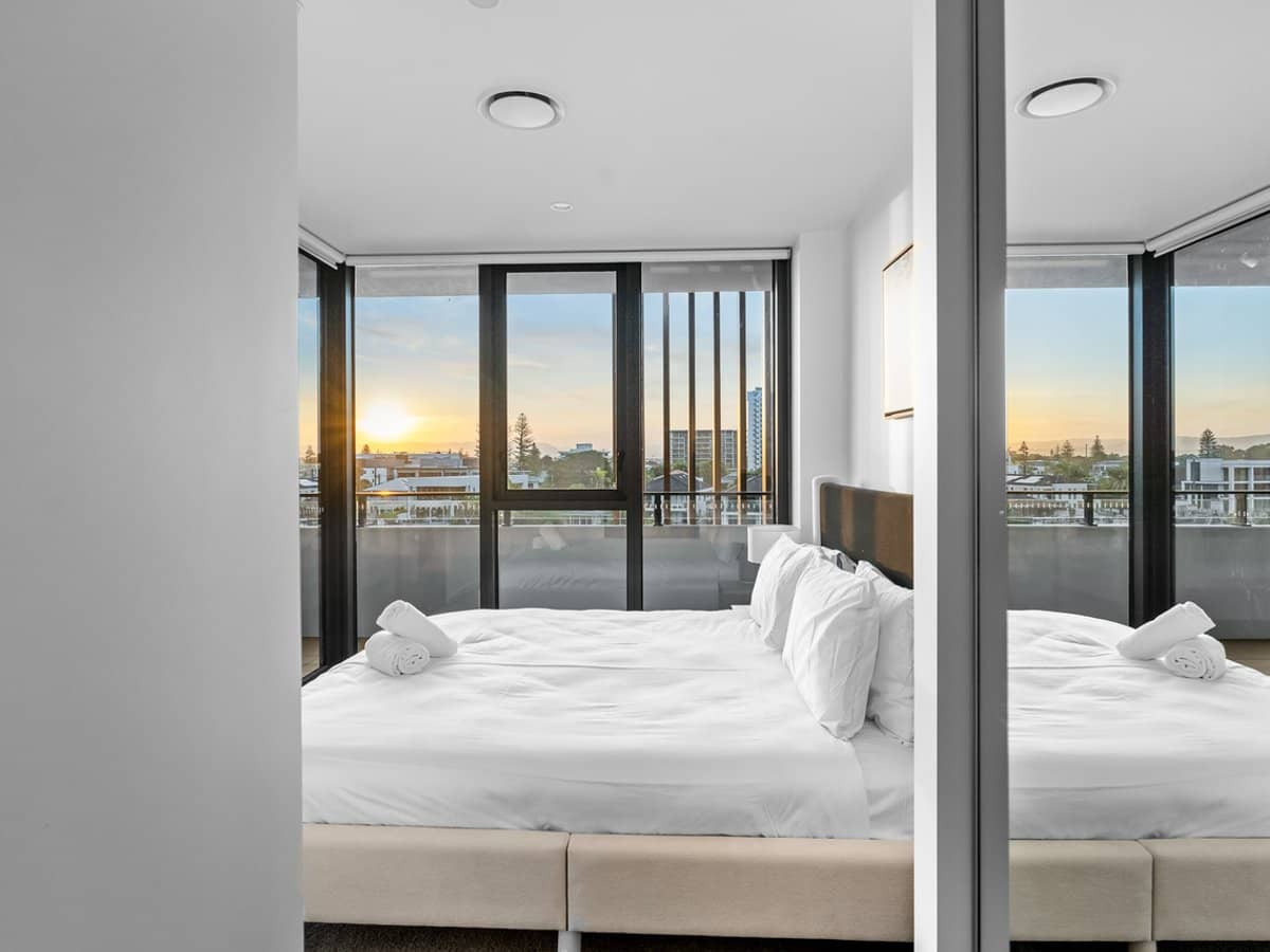 18 Remembrance Drive, SURFERS PARADISE - Thumbnail 17