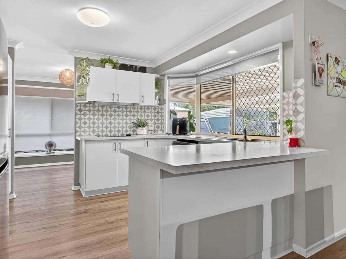 102 Hall Road, ELIMBAH - Thumbnail 6