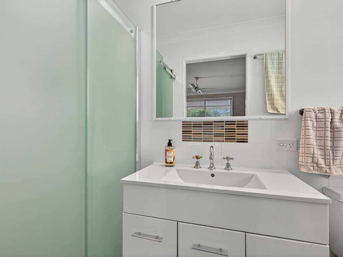 102 Hall Road, ELIMBAH - Thumbnail 10