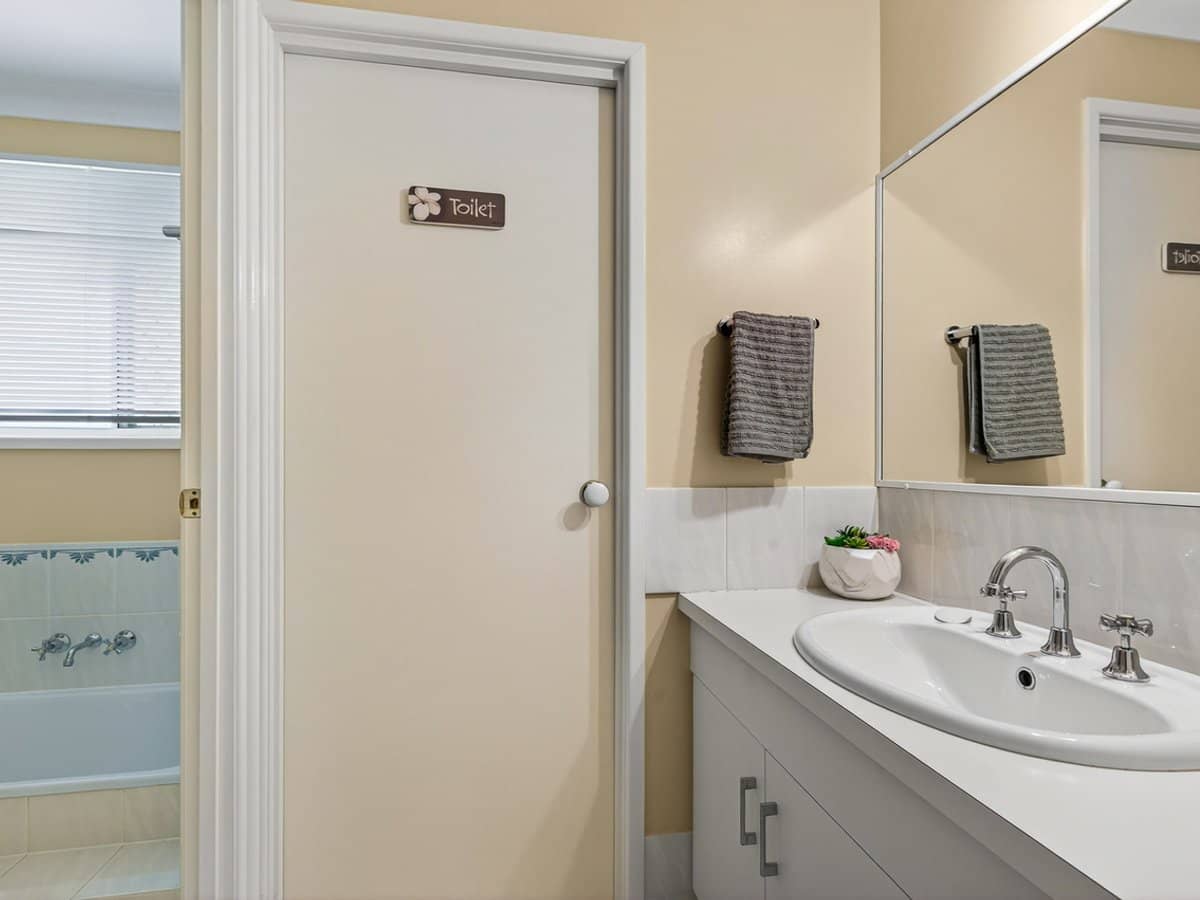 102 Hall Road, ELIMBAH - Thumbnail 13