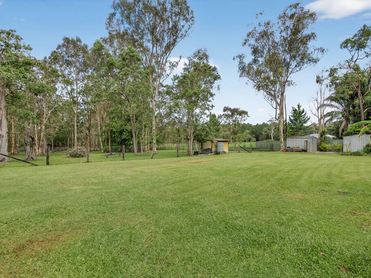 102 Hall Road, ELIMBAH - Thumbnail 18