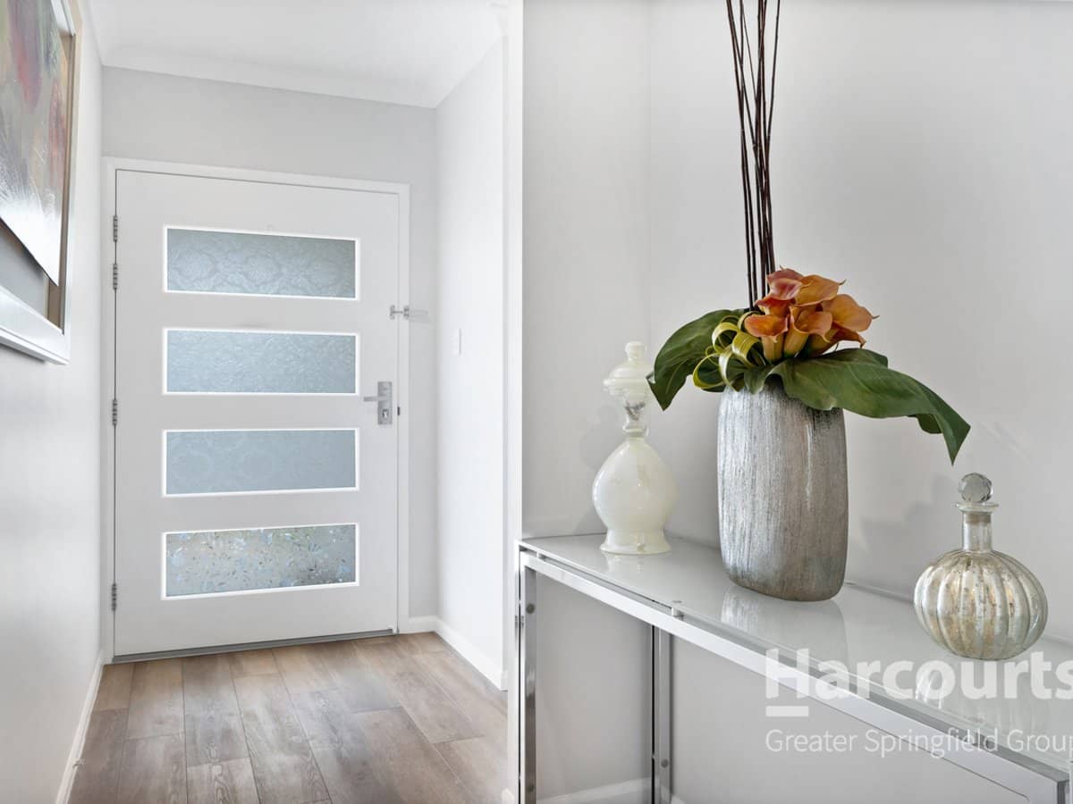 16 Desert Road, GREENBANK - Thumbnail 3