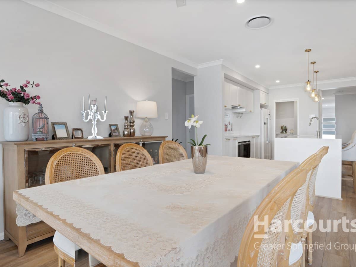 16 Desert Road, GREENBANK - Thumbnail 10