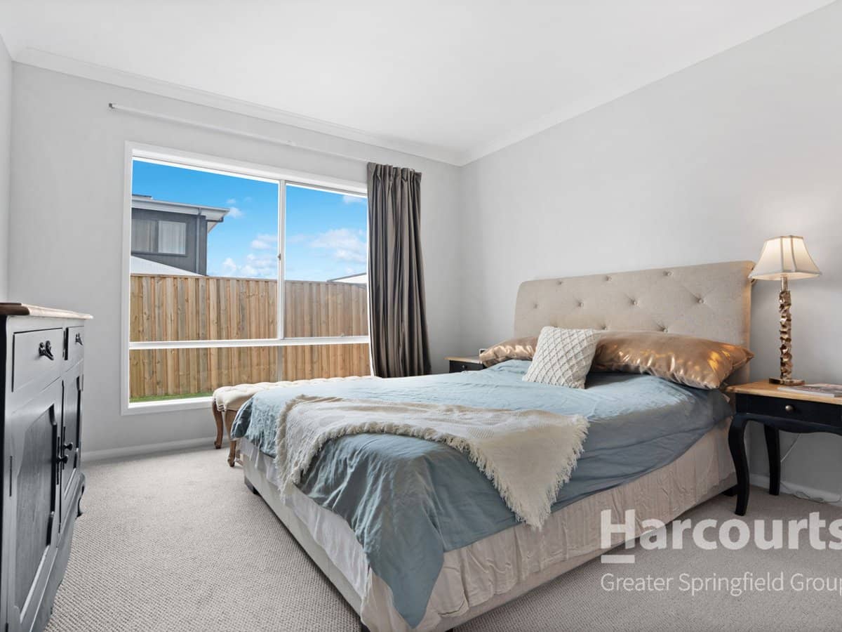 16 Desert Road, GREENBANK - Thumbnail 15