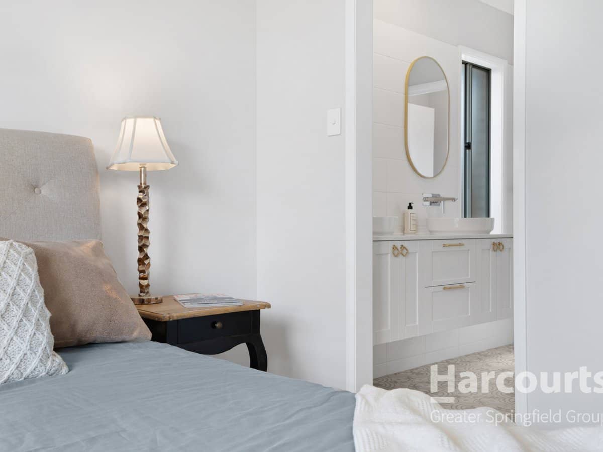 16 Desert Road, GREENBANK - Thumbnail 16