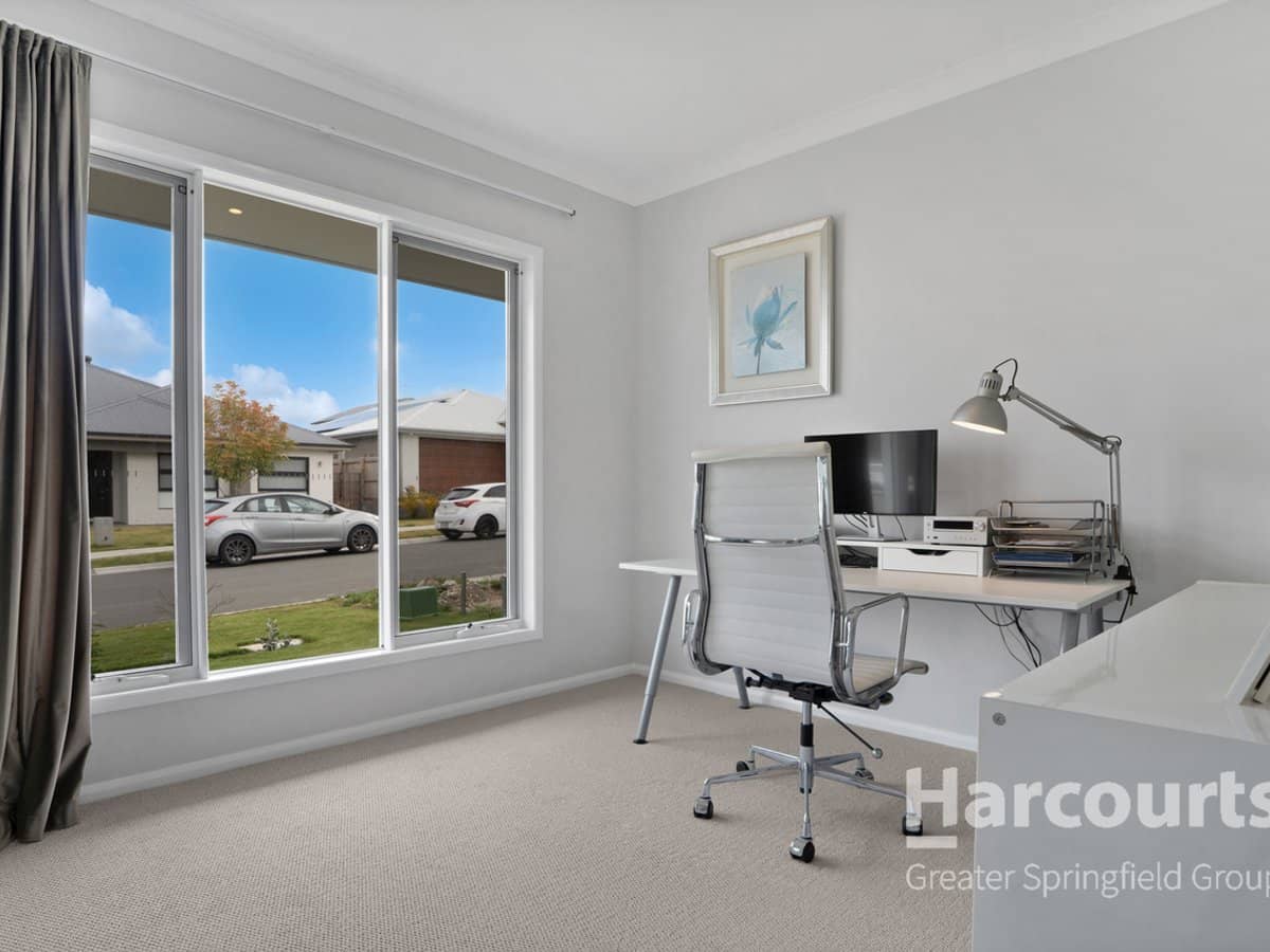 16 Desert Road, GREENBANK - Thumbnail 19