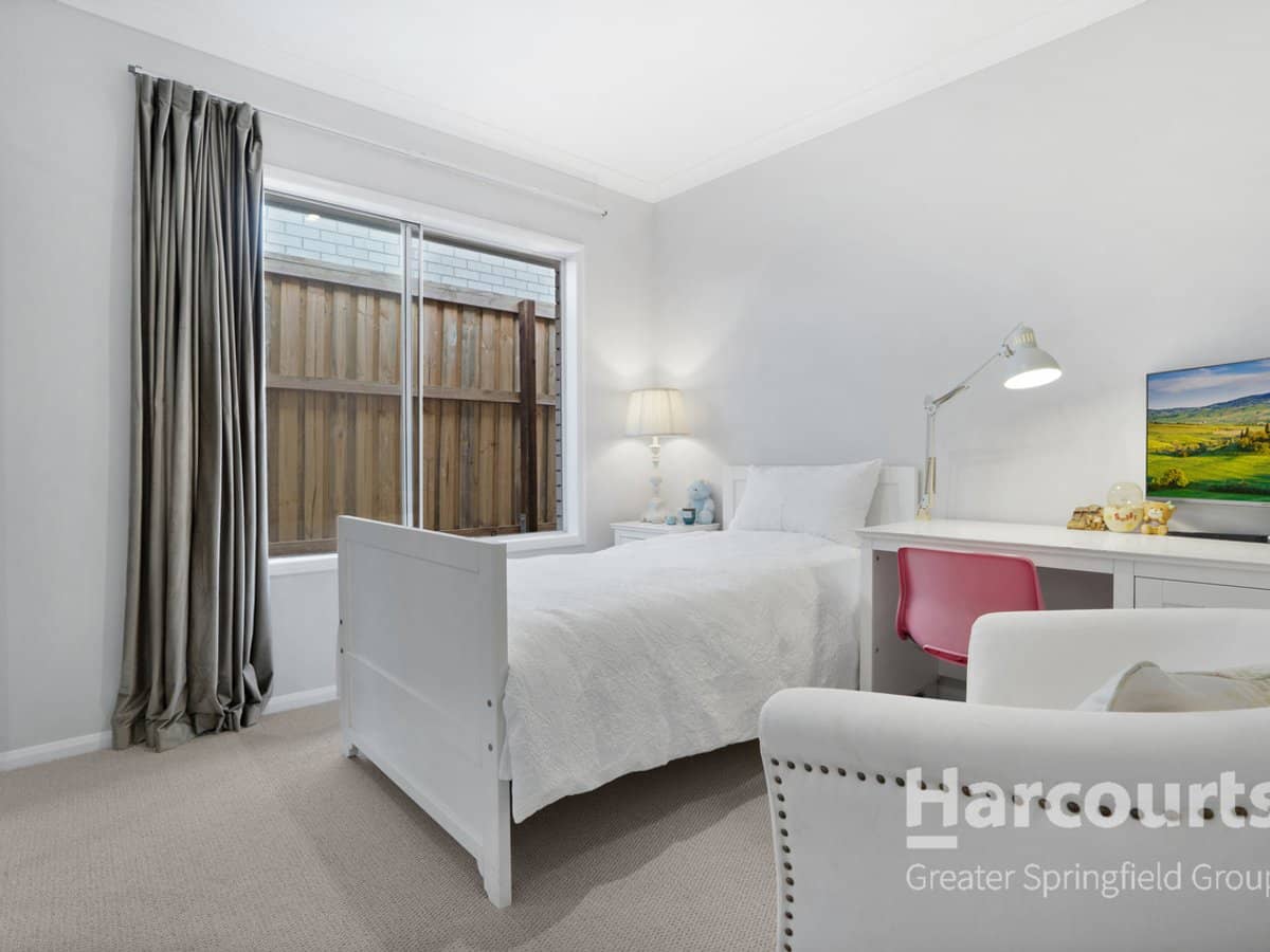 16 Desert Road, GREENBANK - Thumbnail 20