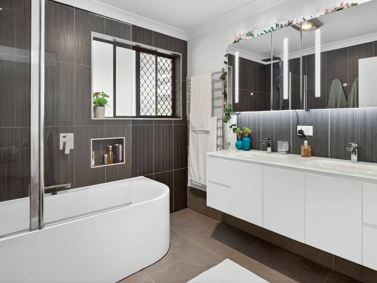 16 Mctaggart Place, CARRARA - Thumbnail 24