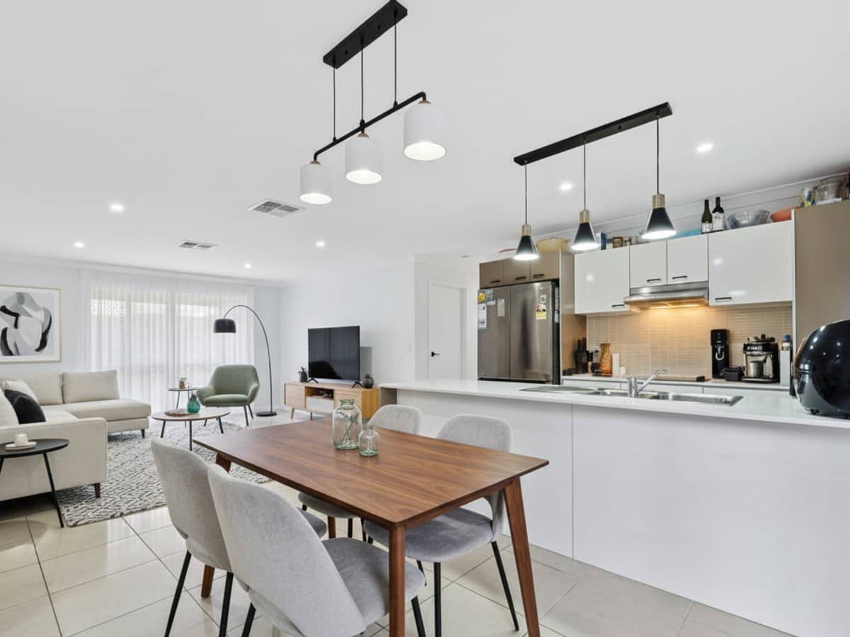 31 Lyrebird Street, LOGANLEA - Thumbnail 1