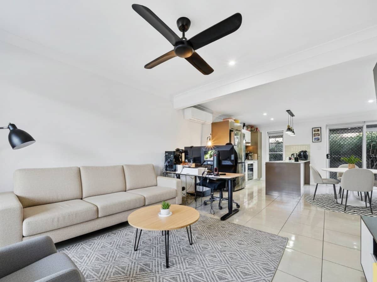 31 Lyrebird Street, LOGANLEA - Thumbnail 2
