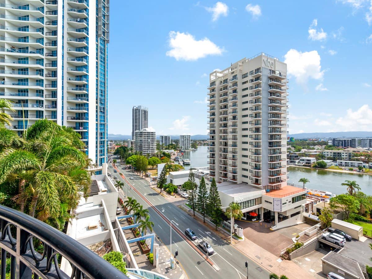 23 Ferny Avenue, SURFERS PARADISE - Thumbnail 2