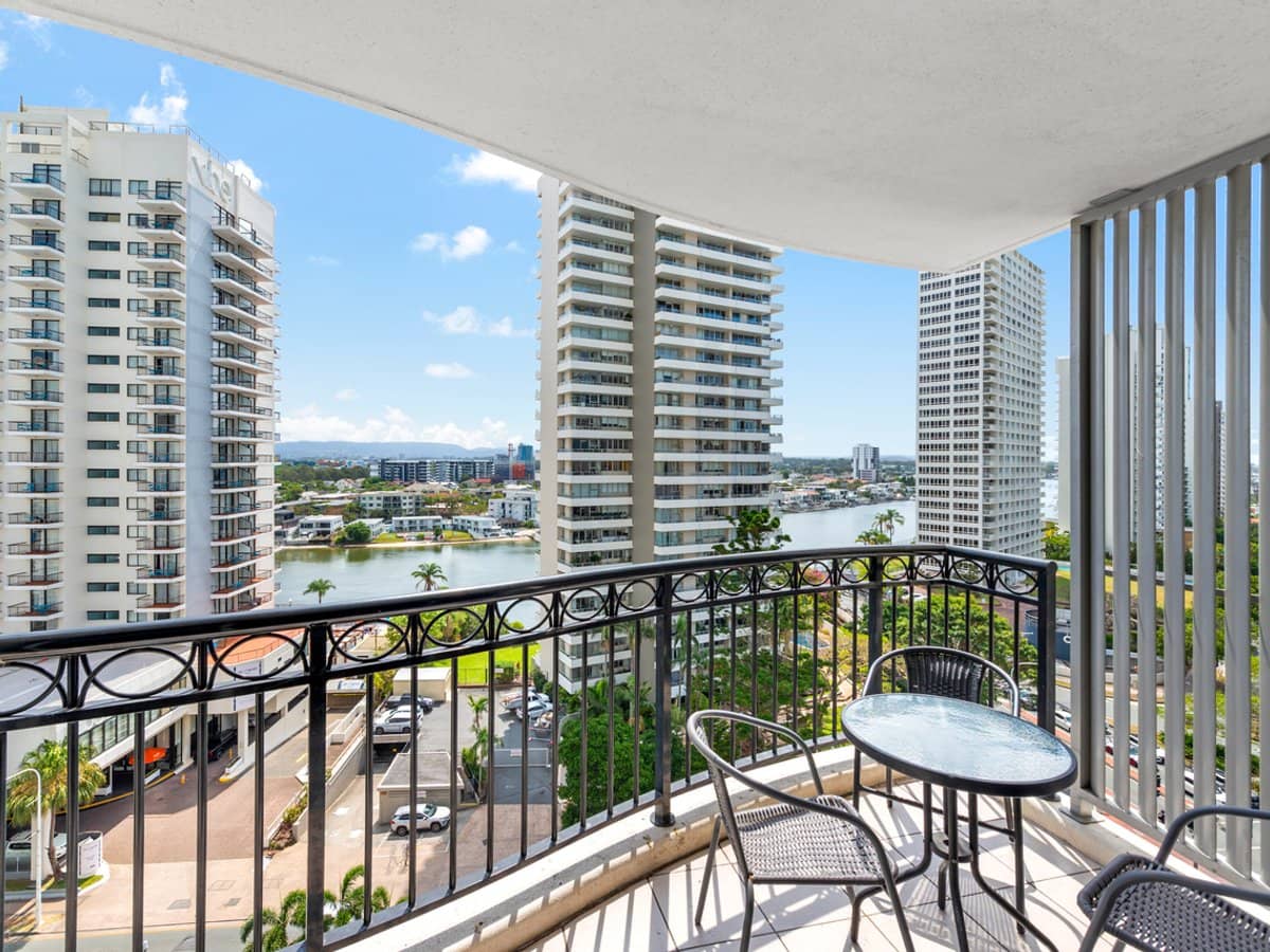 23 Ferny Avenue, SURFERS PARADISE - Thumbnail 3