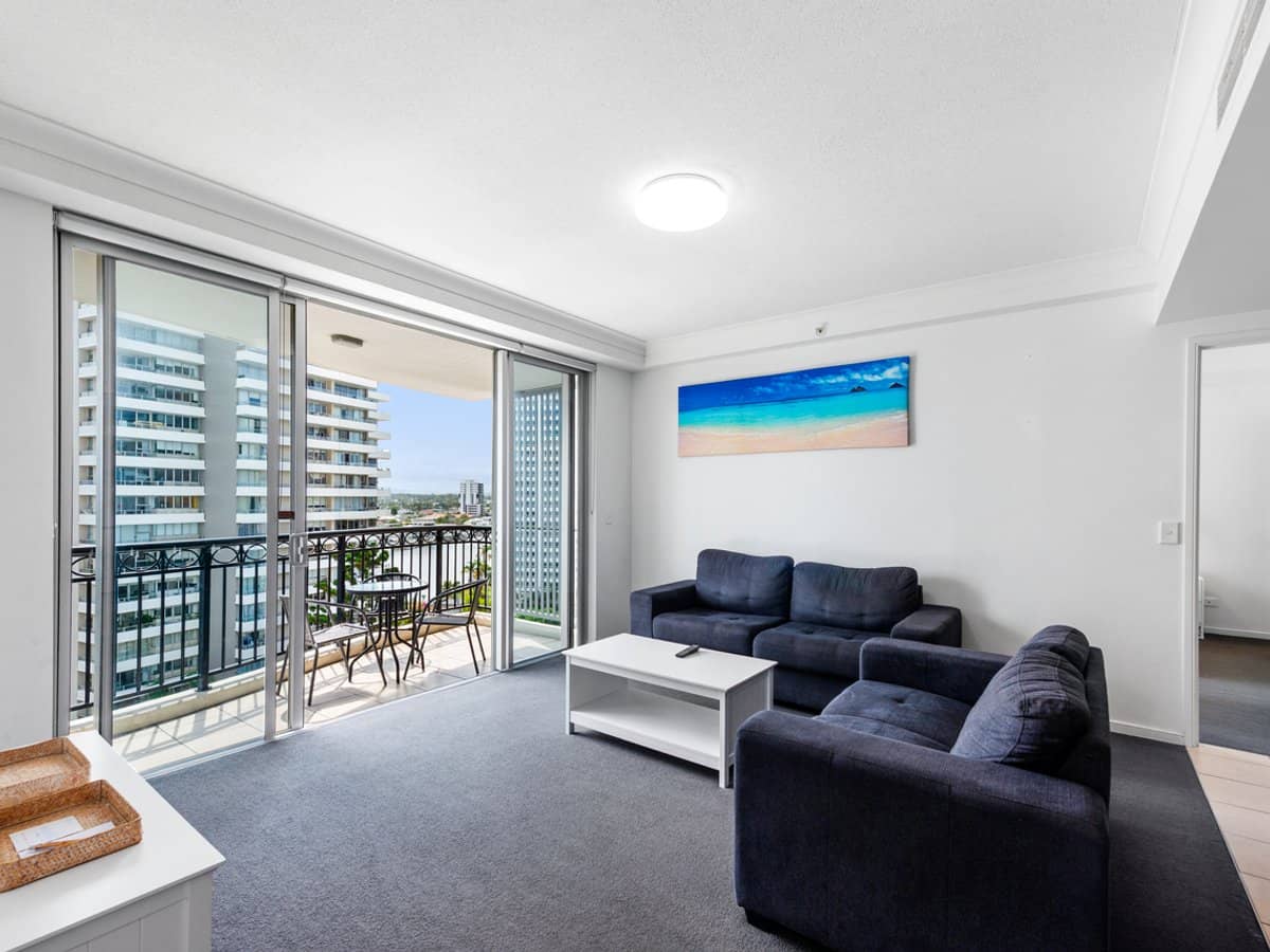 23 Ferny Avenue, SURFERS PARADISE - Thumbnail 5