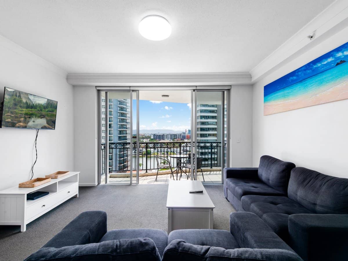 23 Ferny Avenue, SURFERS PARADISE - Thumbnail 6