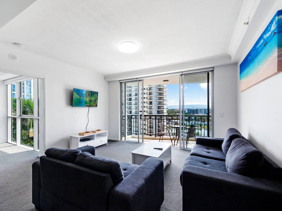 23 Ferny Avenue, SURFERS PARADISE - Thumbnail 7
