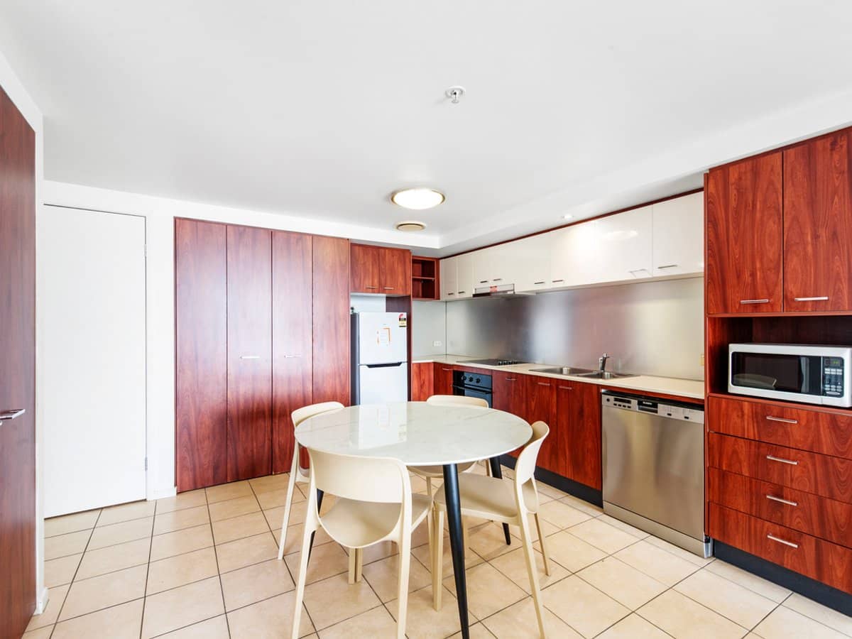 23 Ferny Avenue, SURFERS PARADISE - Thumbnail 10