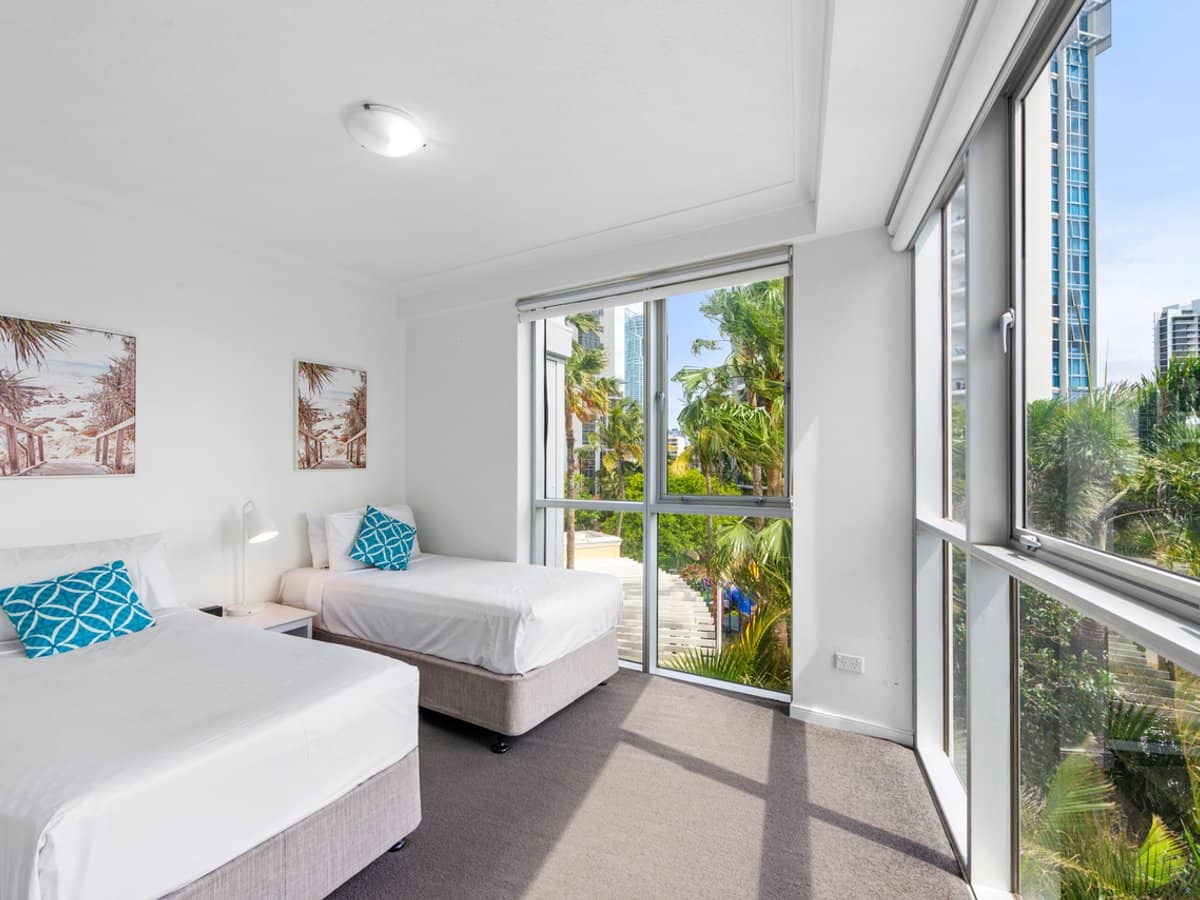 23 Ferny Avenue, SURFERS PARADISE - Thumbnail 16