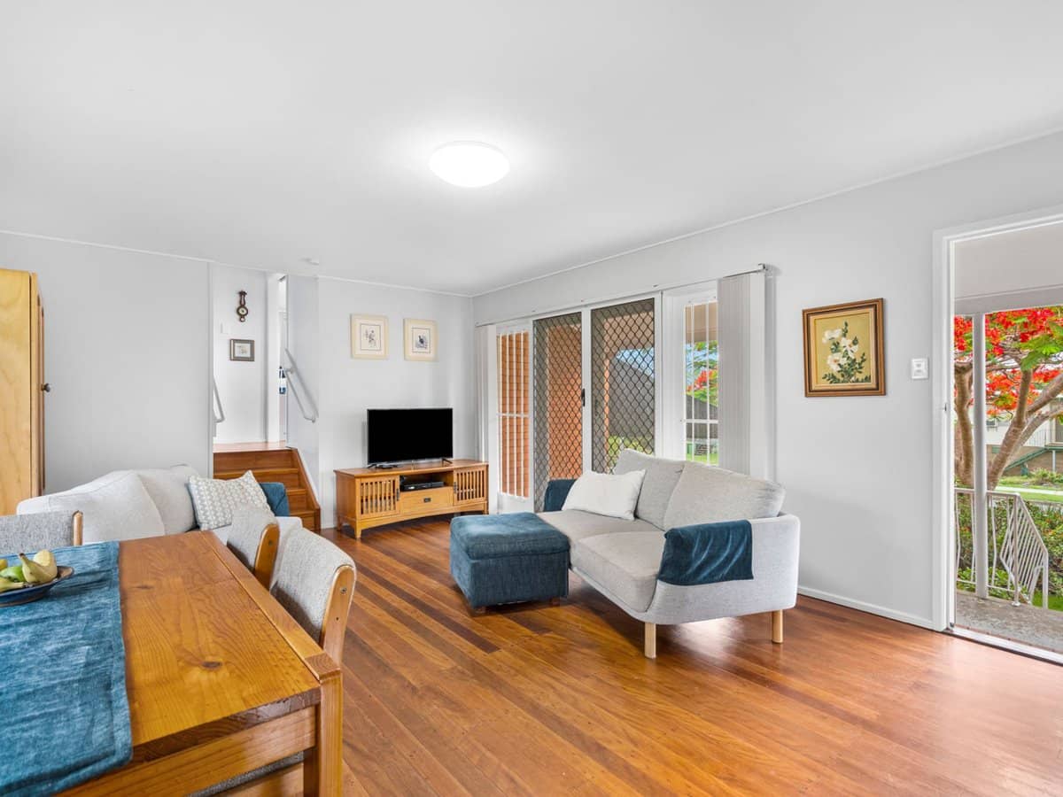 4 Stuart Street, WOODRIDGE - Thumbnail 2