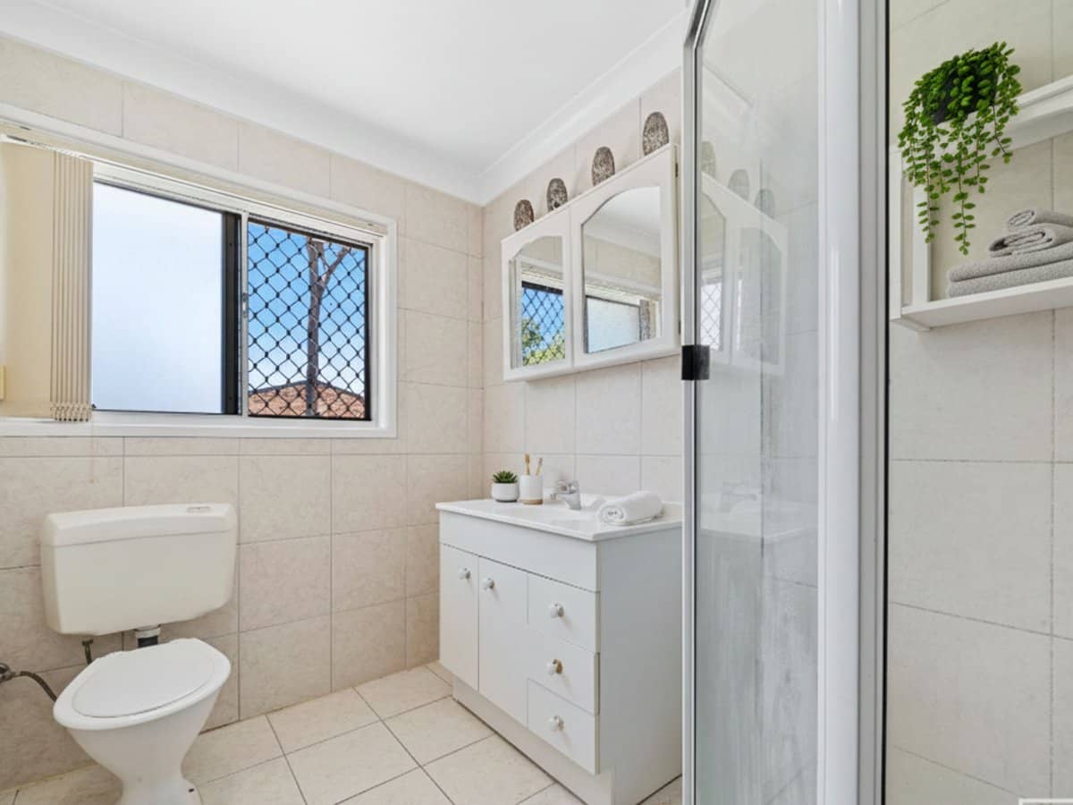 18 Defiance Road, LOGAN CENTRAL - Thumbnail 5