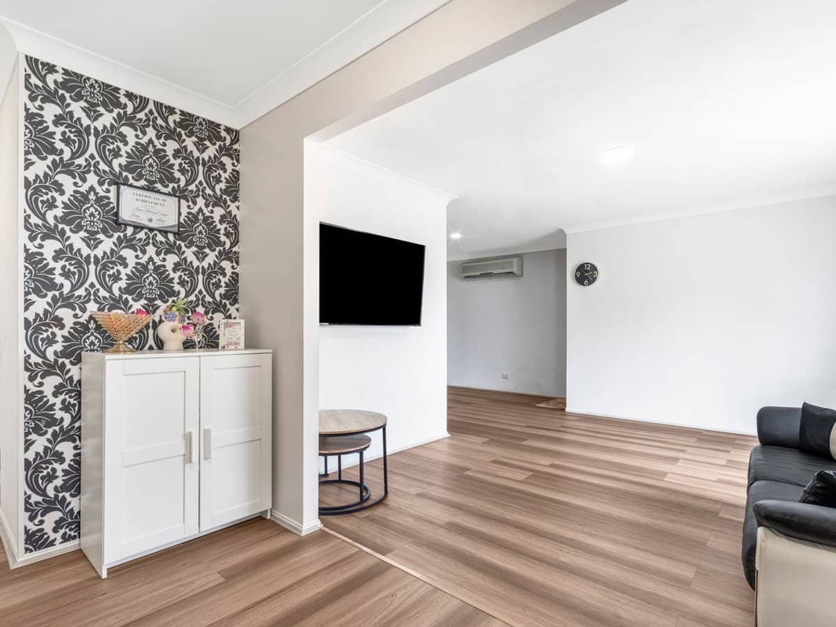 33 Lake Amaroo Court, LOGAN RESERVE - Thumbnail 4