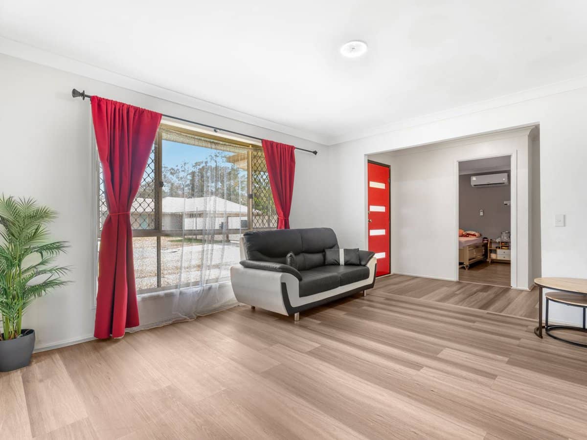 33 Lake Amaroo Court, LOGAN RESERVE - Thumbnail 6