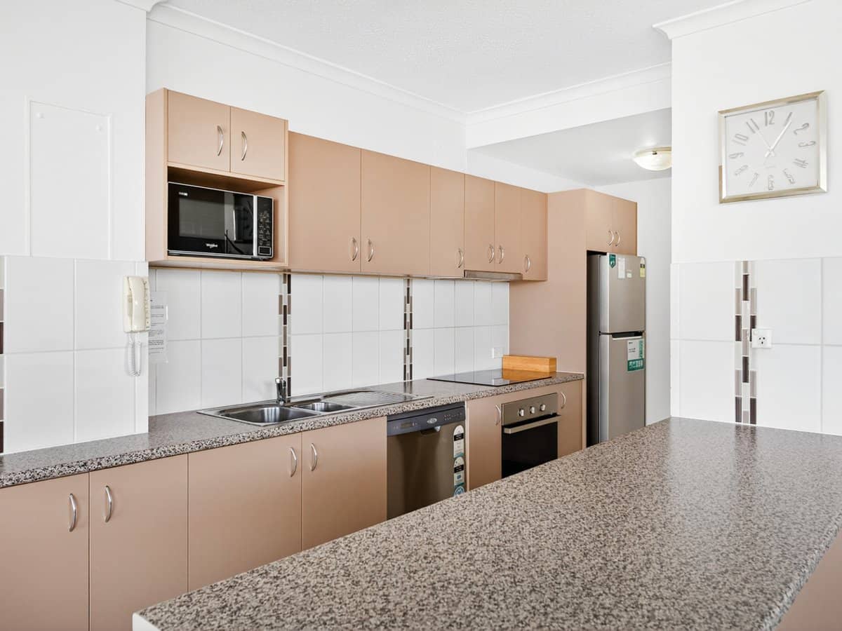 63 Cavill Avenue, SURFERS PARADISE - Thumbnail 18