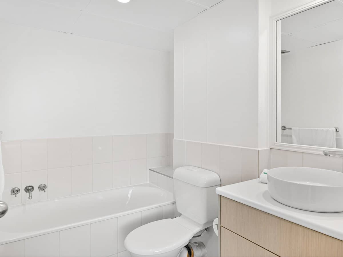 63 Cavill Avenue, SURFERS PARADISE - Thumbnail 21