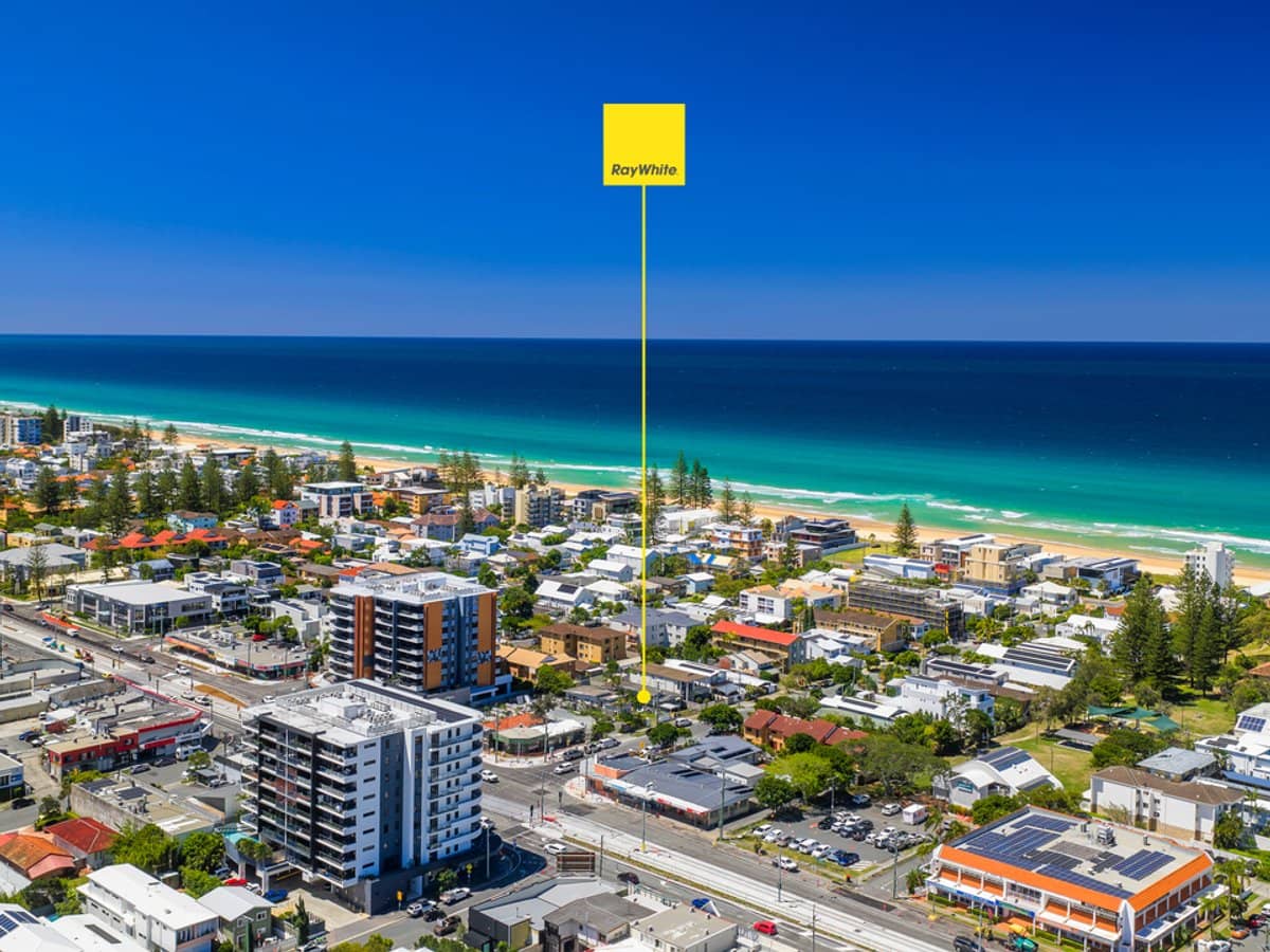 43 Venice Street, MERMAID BEACH - Thumbnail 2