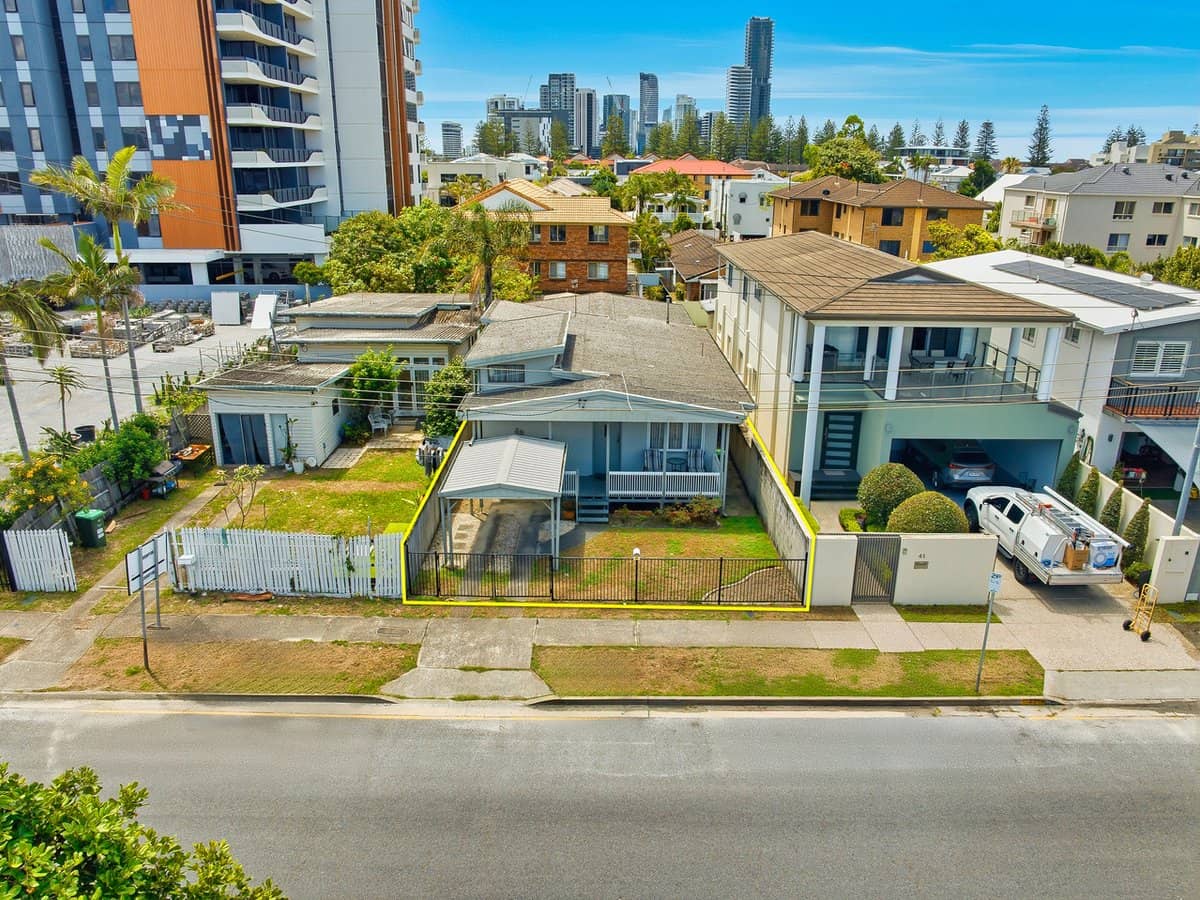 43 Venice Street, MERMAID BEACH - Thumbnail 5